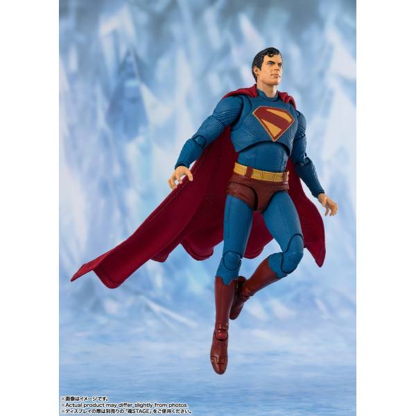 S.H.Figuarts Superman - image 6