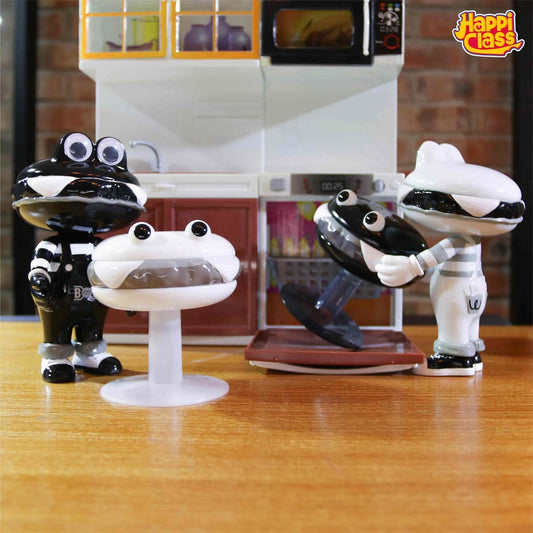 Burger-kun - Bond + Burger Chair Bond - image 1