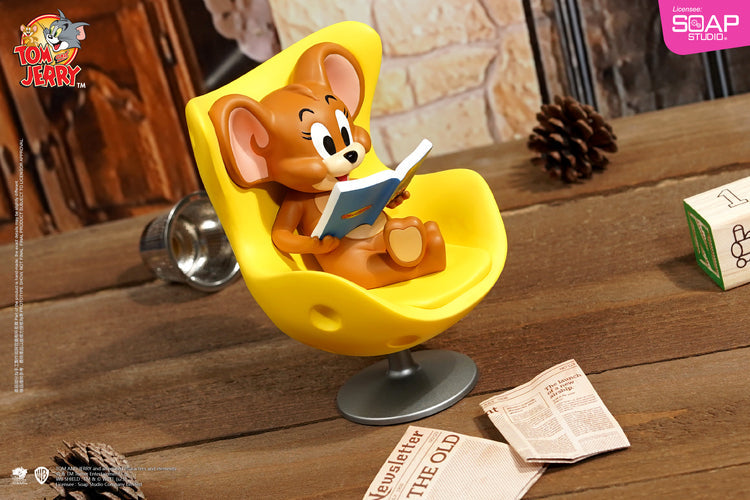 Tom and Jerry Jerry Reading Time Statue - image 7