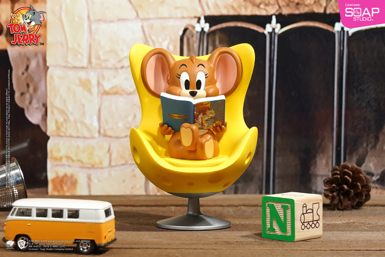 Tom and Jerry Jerry Reading Time Statue - image 5