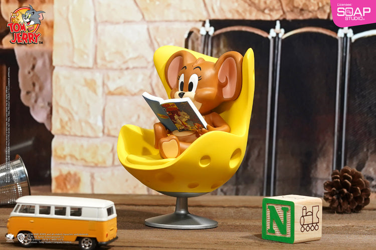 Tom and Jerry Jerry Reading Time Statue - image 10