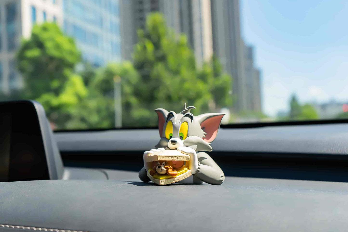 Tom and Jerry Mini Toast Bust Figure - image 2
